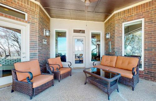 Lakefront Estate Stunning Views, Deck, Bar and Dock - Foto 31