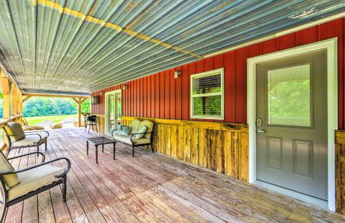 Secluded Brownsville Cabin with Deck and Fire Pit - Foto 22