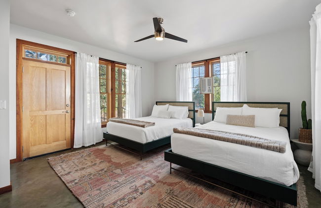 Urban Cowboy Villas - Heart of 704 - Foto 2