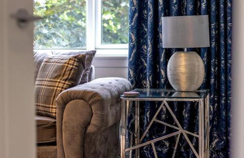 Renfrew Town Centre Easy Link to Glasgow City - Pass the Keys - Foto 1