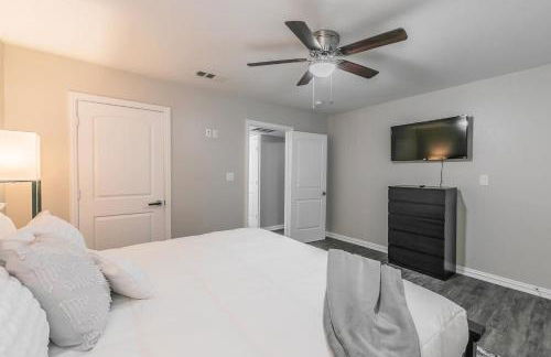 Central 3Bed2B at AT&T - Cowboy Stadium - Texas Live - Photo 21