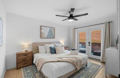 The Palm House by Coastline Vacation Rentals - Foto 13