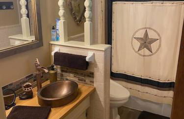 StockYards! Walk 3 Blocks-Ranch House sleeps 8 - Foto 56