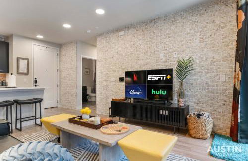 Pool Boxing Gym and Live Music Drinks 2BR 2BA S Austin Condo By Austin Vacay - Foto 28