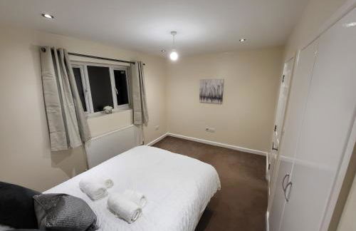 Great Apartment Next To Tooting Bec Tube Station! - Photo 9
