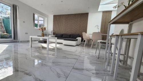 Spacious and bright one bedroom apartment - Foto 2