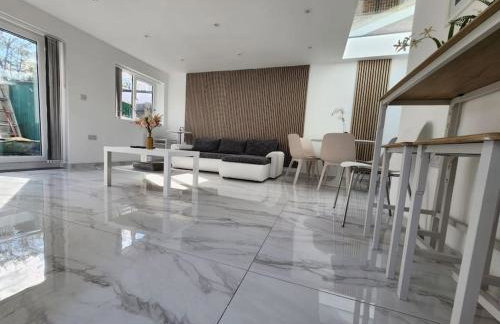 Spacious and bright one bedroom apartment - Foto 2