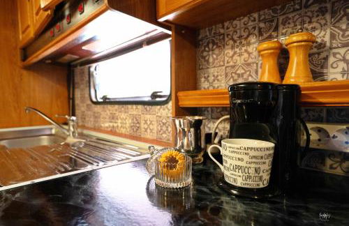 Lemon Garden Camper - Photo 13