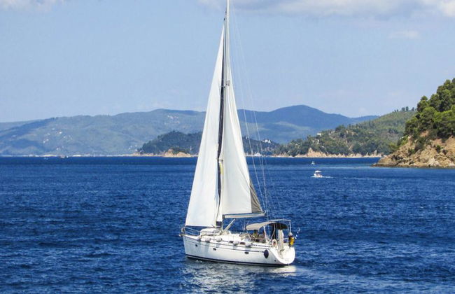 Aventura de Vela para a Ilha Dia com Almoço - Foto 1