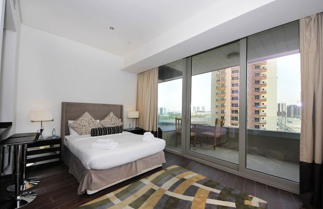 Studio Apartment in The Matrix Tower - Photo 10