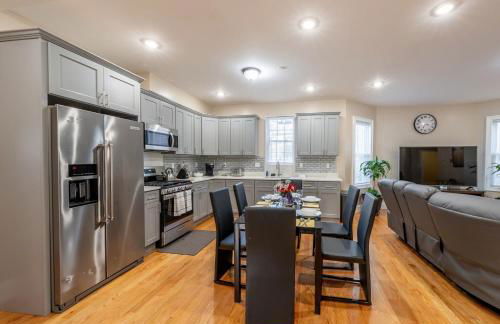 233-1 4BR Boston - Cozy Apt near MBTA Station - Photo 6