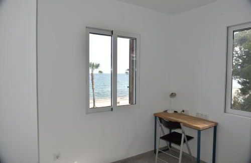 Villa en primera línea de mar con piscina privada - Foto 18