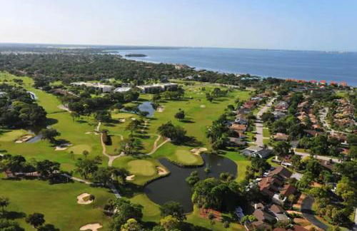 Remodeled 4BR Pool Home/IMG Golf View/Near Beaches - Photo 35