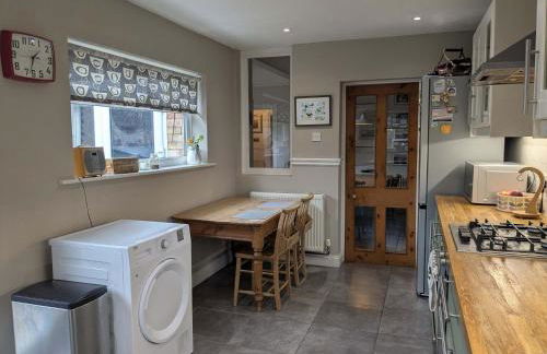 Charming 3-Bedroom House in Bristol with Garden - Perfect for Families - Foto 28