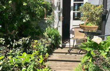 A unique and spacious river front property - Foto 12