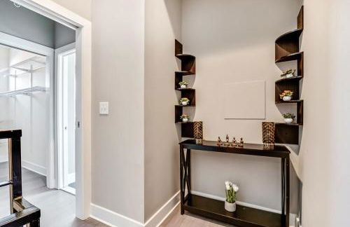 Exceptional Downtown Townhome with Roof Deck -4Bedroom & 3Baths - Foto 30