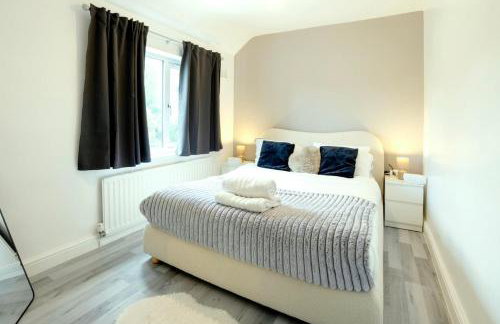 Stunning Lux 3 Bedroom home Priv Parking in Birmingham - Photo 13