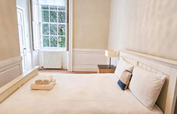 Russel House - 4 Bedroom - The Royal Mile - Photo 17