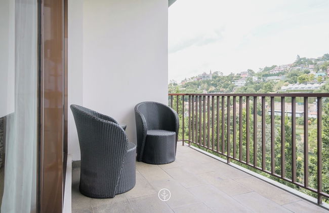 Chamomile Hill View 6BR Villa pool and movie room - Photo 26