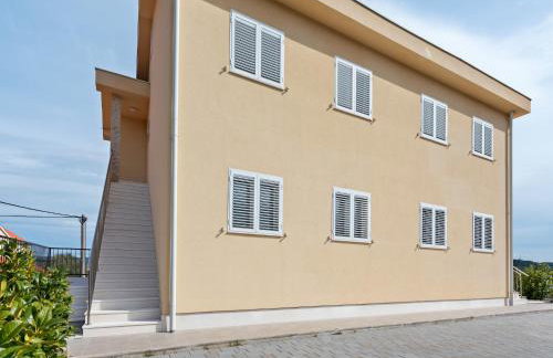 Simplistic Apartment in Neviđane near Sea beach - Foto 9
