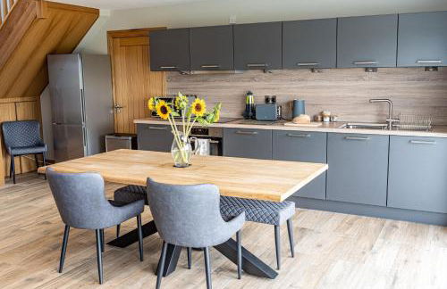 The Annexe, Luxury Property with Hot Tub at Pitilie Pods - Foto 24