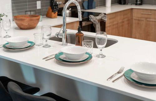 Riviere Apartments King Bed Suite & Pool & Gym & Pet Friendly & Near Epic Universe - Foto 9