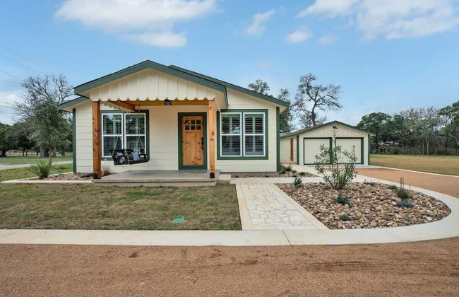 Upscale Home With Pool and Firepit - Close to Mercer St! - Foto 47