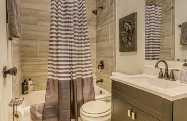 Modern Beach Bungalow, Firepit, Foosball, Hot tub, IN Dunes Natl Park - Foto 12