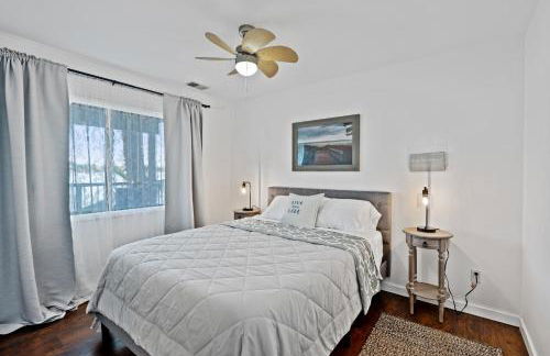 Lakefront, Private dock, ensuite-unit, King bed, Free EV charger, Boat Friendly - Foto 20