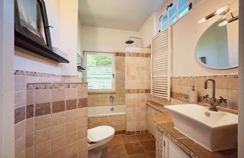 Denkmalgeschütztes Häuschen mit Schwimmteich - Foto 26