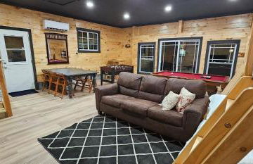GameRoom, HotTub, Piano, 5mi to OldManCave - Hocking Hills Copper House - Foto 15