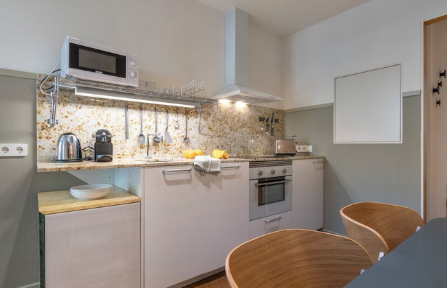 Aspasios City Oasis Apartments - Photo 26