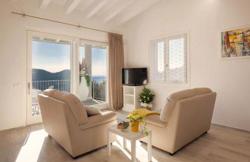 White Apartment In Marciaga Di Costermano - Foto 10