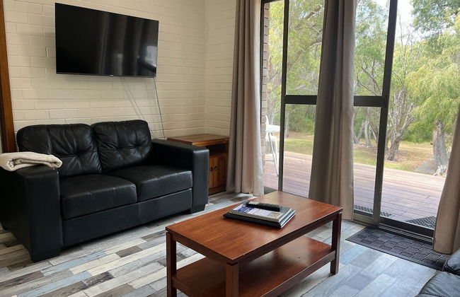 Emu Beach Chalets - Photo 28