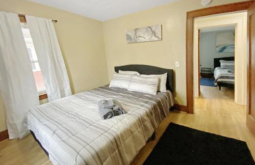 Lux 3BR, Steps from Airport, U of R & Grocery Stores - Foto 23
