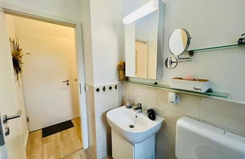 SOLund - Sonne im Herzen - ruhige und sonnige Ferienwohnung mit Terrasse und Garten nahe Strand und Ostsee - Foto 9