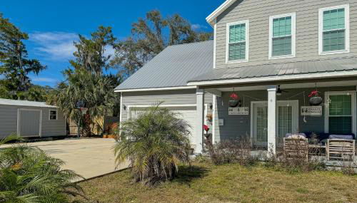 Updated, dog-friendly gem w/fenced yard, foosball & pool tables, WiFi, fireplace - Foto 5