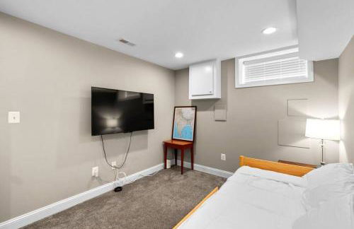 Federal Hill Luxury with Parking & Harbor View Rooftop - Foto 40