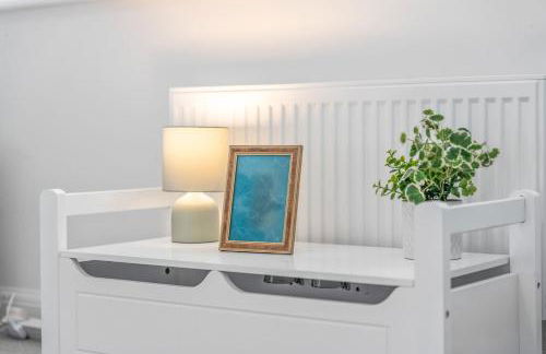 #53 Stylish 4 Bed Home 2 Full 1 Half Bath Free Parking - Foto 23