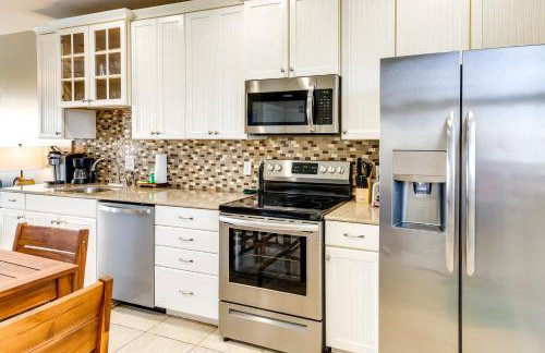 Bayfront Pensacola Beach Condo with Pool and Elevator - Foto 7