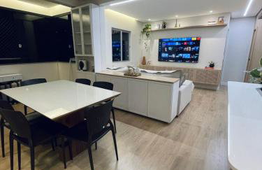 Apto espaçoso, moderno e confortável há 10 min do Moto GP e 7 min do Shooping Flamboyant - Foto 1