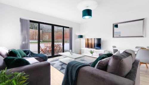 Modern 4 Bedroom House With Parking in Farnham Royal, Slough By 360stays - Foto 4