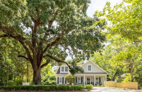 Artsy Downtown Retreat w Hot Tub - Foto 5