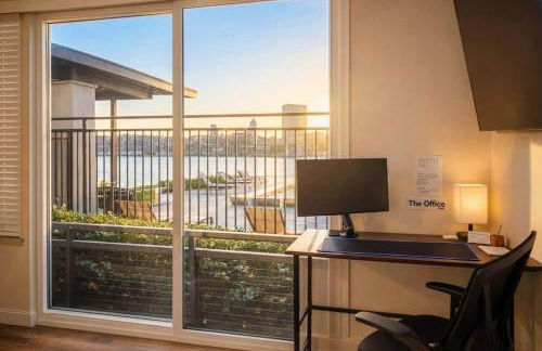 Gorgeous Luxury Lake View Suite | Gym & Pool - Foto 2