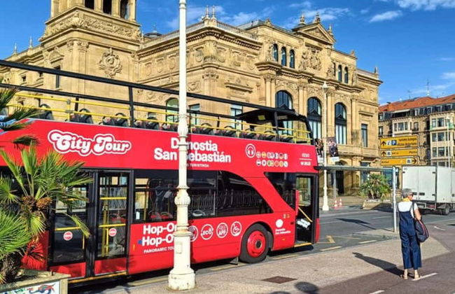 San Sebastián Hop-on-Hop-off-Stadtrundfahrt - Foto 3