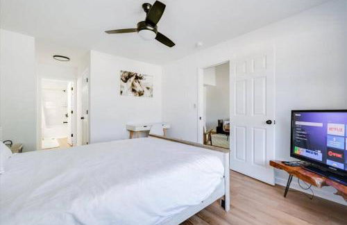 Modern Luxury Home Towel Warmers, Wi-Fi, Coffee - Foto 14