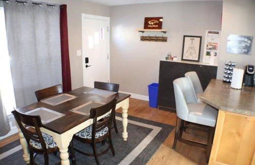 Cozy Tree-Area Home in Laramie - Foto 10