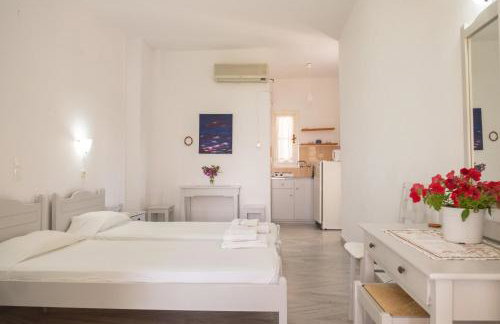 Nikoleta's Studios - Photo 8