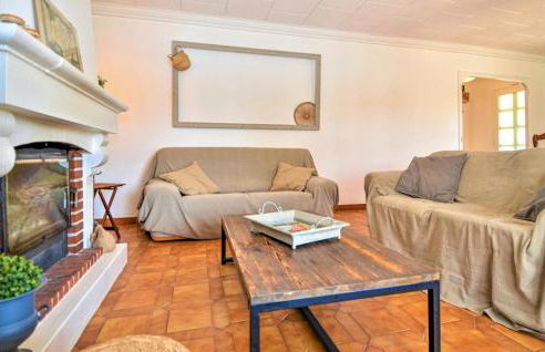 4 Bedroom Lovely Home In Bellegarde - Foto 20