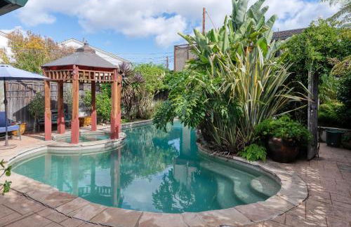 Artist Haven Meets Bali-esque Pool And Garden - Foto 28